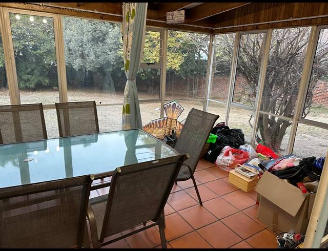 3 BEDROOM HOUSE TO LET IN OLIVEDALE